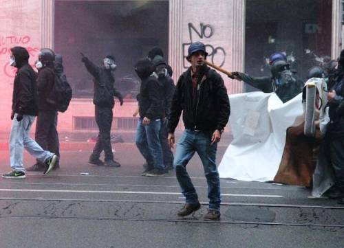 Magistrati complici dei black bloc. Ecco tutte le carte che lo provano