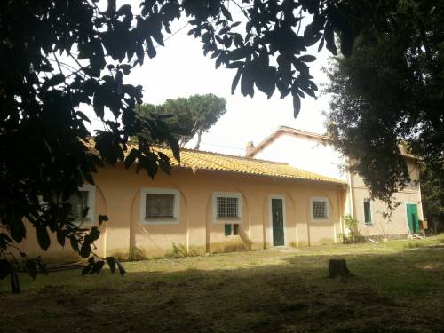 Immigrati tra ville, verde e piscine: a Roma scoppia la rivolta