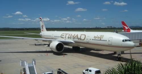 Pilota di Etihad muore in volo: atterraggio d'emergenza in Kuwait
