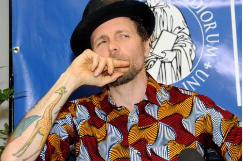 Lapsus di Jovanotti in ateneo: "Io a quel summit segreto per fissare le sorti del mondo"