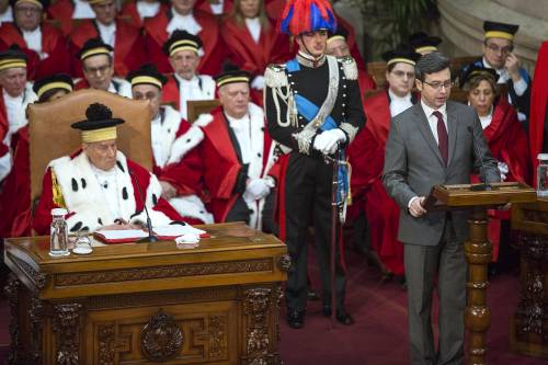 Adozioni gay, Orlando frena Ncd: "Il giudice interpreta la legge"