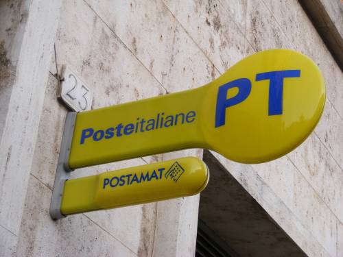 Poste private solo a metà