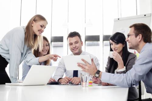 Il curriculum? Stracciatelo. I capi vi assumono o vi scartano andando sui vostri profili social