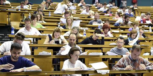Ombre sul test di medicina: "Facile farsi fare il compito da un esperto"