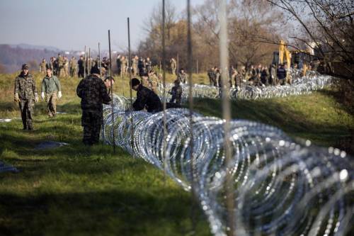 La Slovenia costruisce il muro anti-migranti