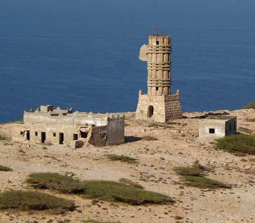 "Il faro di Mussolini" brilla ancora