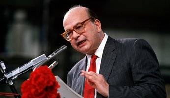 Milano, via dedicata a Craxi: Sala invoca il dibattito ma poi diserta l'aula