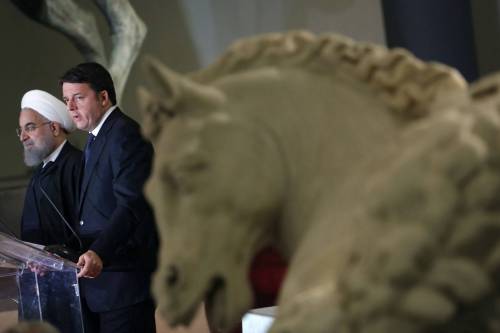 La statua equestre è "sconveniente". Per Rohani spostato pure il palco