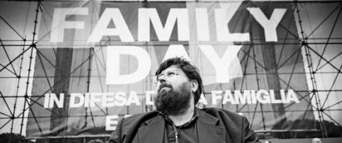 Adinolfi: "Vietiamo i siti porno"