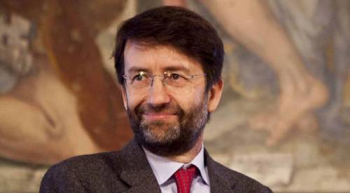 Il premier rialza i toni Franceschini lo attacca: "Sei un irresponsabile"