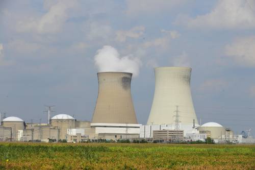 Iran: violato termine sul nucleare, prima frecciata a Trump