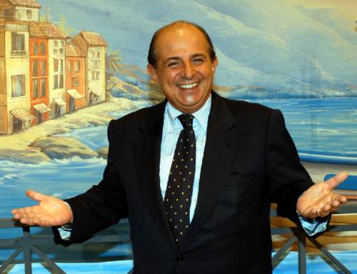 Polemica su Magalli: "I calabresi a quest'ora scippano vecchie"