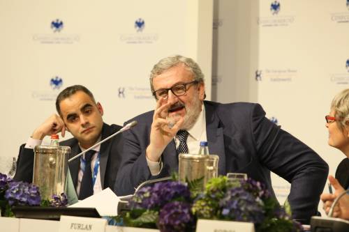 "Governo dei poteri forti". Lo dice persino Emiliano