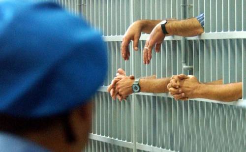 Roma, protesta nel carcere minorile: algerini feriscono tre agenti