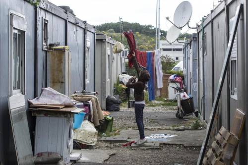 Campo rom in rivolta per difendere stupratori di una 12enne