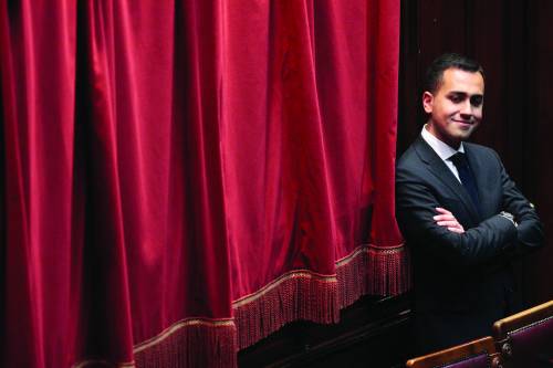 Luigi Di Maio choc su Facebook: "C'è la lobby dei malati di cancro"