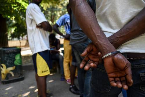 Pachistano espulso dal Paese: "Pronto a sparare sugli italiani"