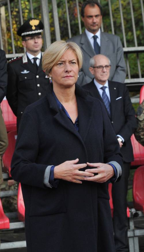 Pinotti costretta alle scuse: "Abbiamo sbagliato"