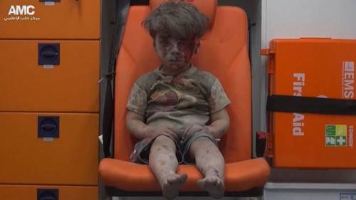 Pietà per il piccolo Omran. Ma su Aleppo quante bugie