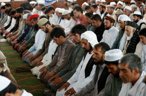 La grande moschea di Parigi invita gli islamici a votare Macron