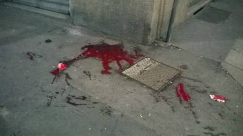 Romeno accoltellato da giordano che viene colpito col martello da marocchino