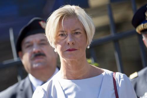 La Pinotti schiera cinquecento militari contro gli sciacalli