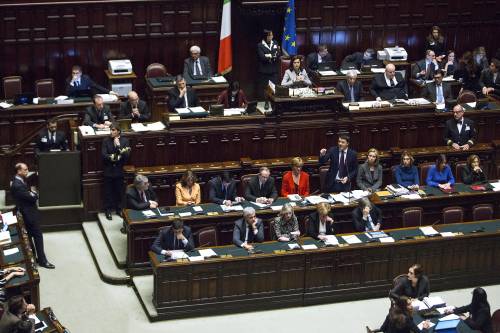 Renzi pone la fiducia sulle misure fiscali