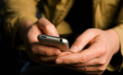 Telefonia mobile, l'Europa mette un tetto ai prezzi di chiamate e sms