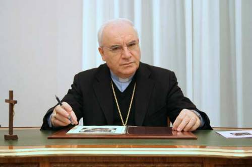 Il vescovo che sfida i buonisti: "Non sono schiavo delll'islam"