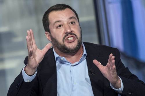 Ampolle, riti e zucche: Salvini rottama tutto