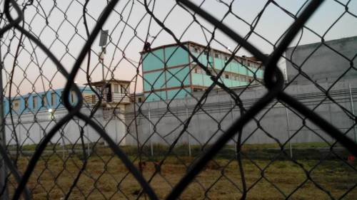 "Evade" da casa per la partita. In cella il delinquente calciatore