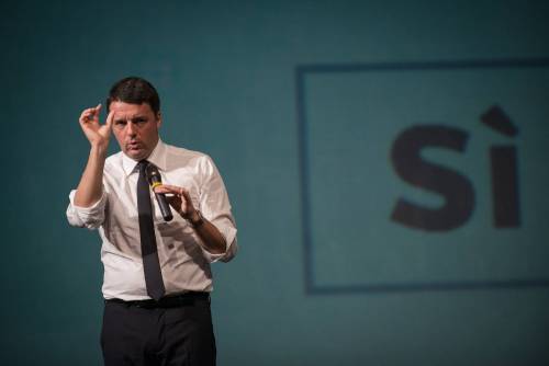 Renzi cade sul volo di Stato: chiede il Sì con l'elicottero