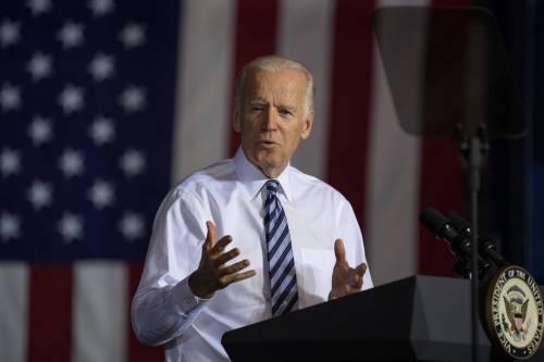 Fake news, Luttwak smonta Biden "Russia non ha interessi in Italia"