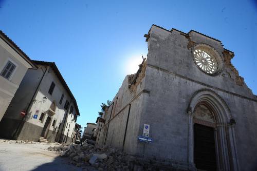 Monumenti e chiese ferite, ricostruire si può (e si deve)