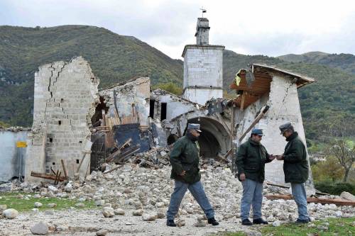 L'esperto: state sotto le porte e scarpe ai piedi