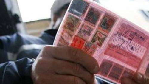 Smarrisce la patente di guida. E il pm lo processa per falso ideologico