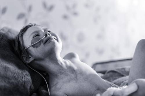 "Jessica ha smesso di soffrire. Questa mattina ha messo le ali d'angelo. Il cancro ha vinto"