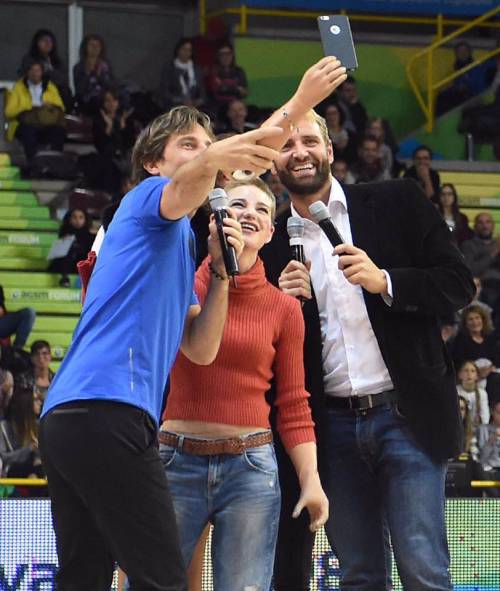 L'ironia di Bebe Vio: "Voglio essere... un selfie stick"