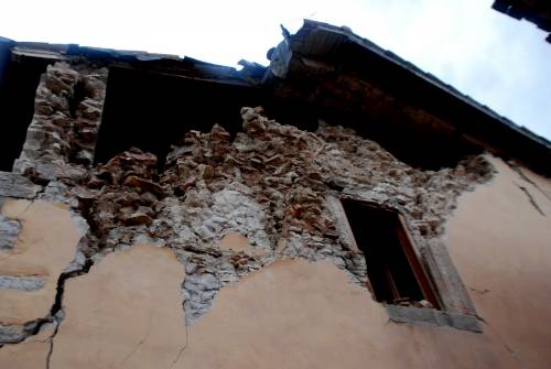 A Norcia tra gli angeli del fango: "Proviamo a ridare speranza"