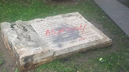 Nuovo blitz anti-italiano: a Cagliari i martiri delle Foibe sono “assassini”