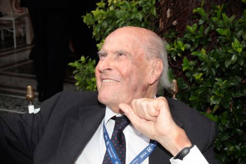 Veronesi: "Tra 40 anni, guaribilità totale dai tumori"