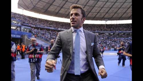 Del Piero compie 42 anni: la Juventus rende omaggio alla sua bandiera