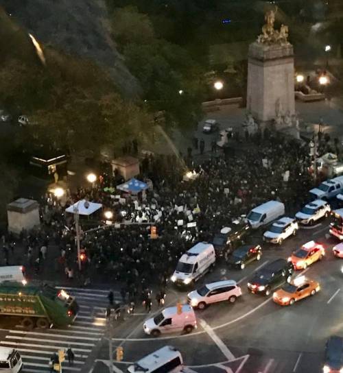 Proteste a New York. In piazza contro Trump
