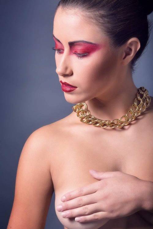 Miss Francia, Margaux Legrand: "Sono stata esclusa per delle foto in topless"