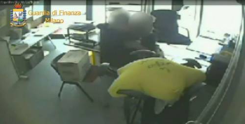 Sesso in cambio di case popolari: arrestato funzionario comunale
