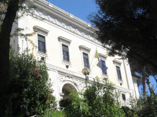 Renzi sogna la sede del Cnel per fare la sua Casa Bianca