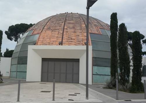 L'auditorium degli sprechi prende fuoco a Roma