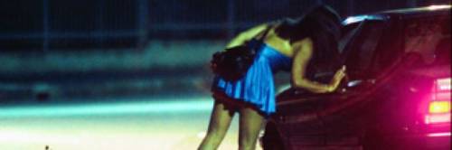Napoli, va a prostitute e trova la moglie, ma è una bufala