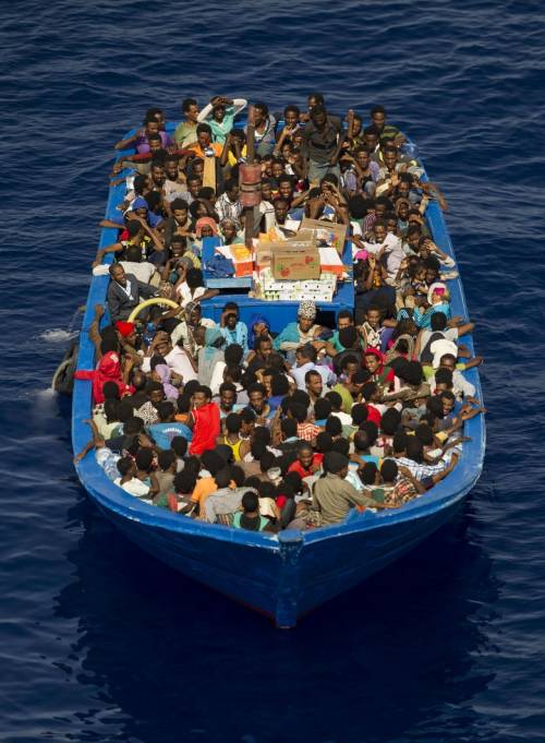 Nuove regole per i migranti: "Chi chiede asilo dovrà lavorare"