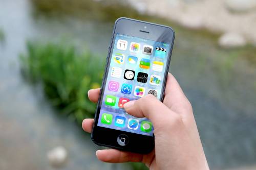 Apple, 10 anni fa il primo lancio in America dell'iPhone